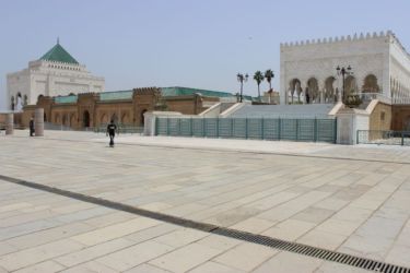 Rabat, esplanade du mausolée royal
