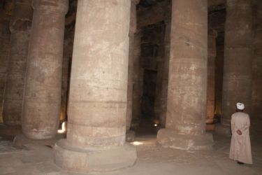Abydos, forêt de pylones de la salle hypostyle