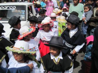 Défilé des enfants à Riobamba