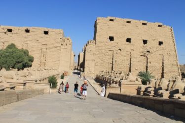 Karnak, dromos de sphinx à tête de bélier