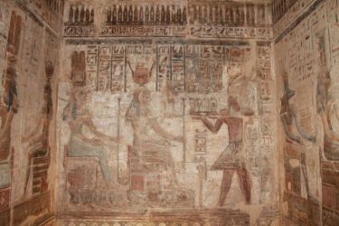 Offrande de pharaon à la déesse Hathor