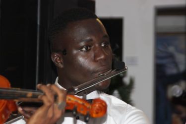 Rémy Sakia (flûte traversière)